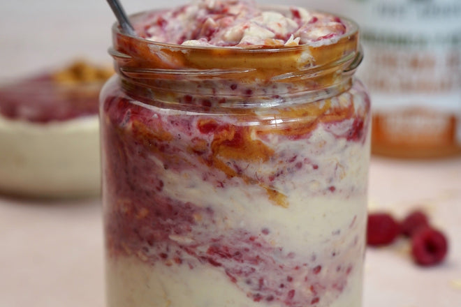 Overnight oats con crema de cacahuate cremosa
