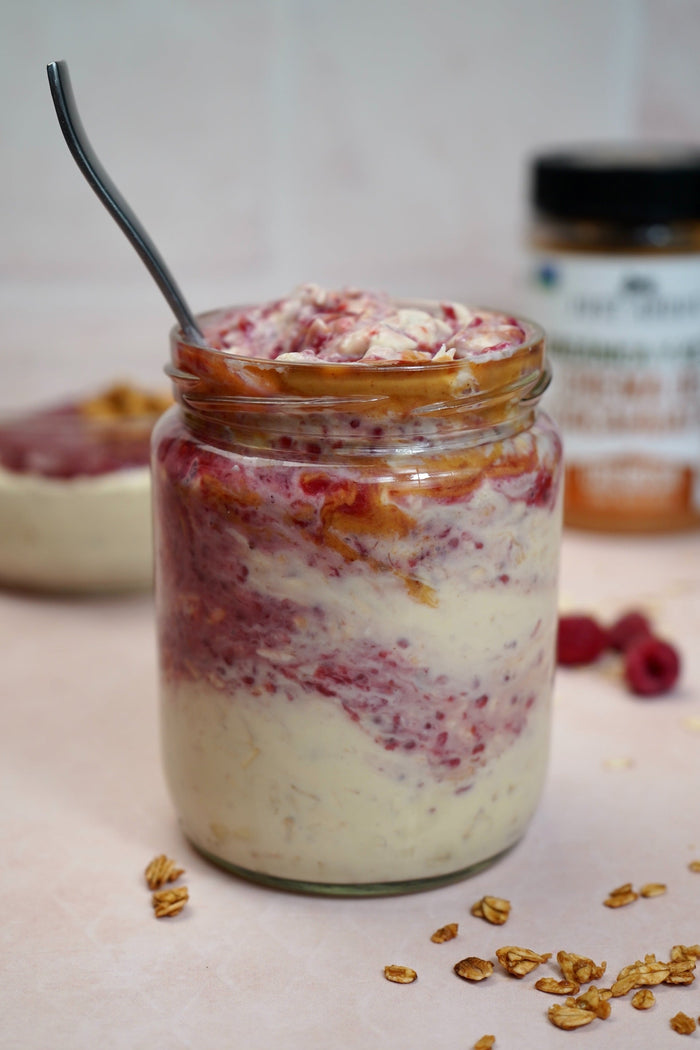 Overnight oats con crema de cacahuate cremosa