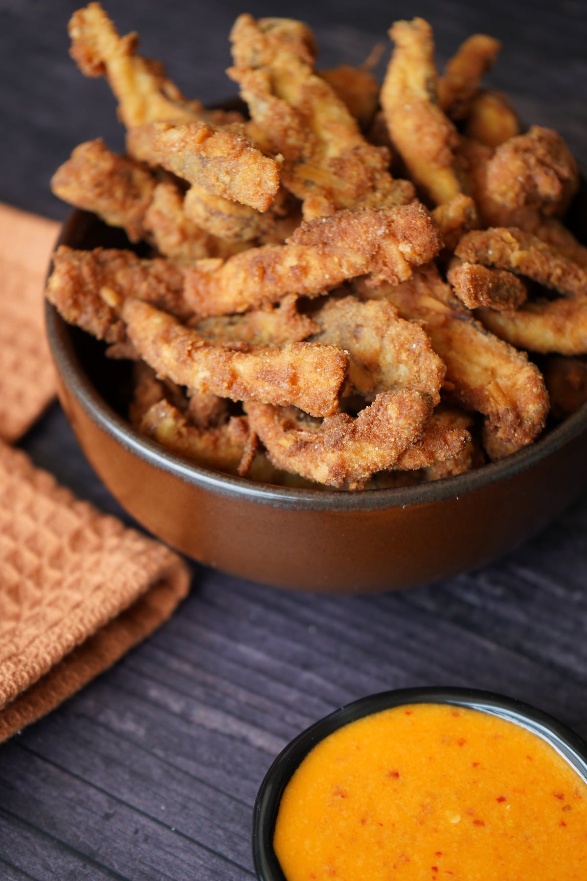 Tiritas de Shiitake Fritas con Alioli Picante